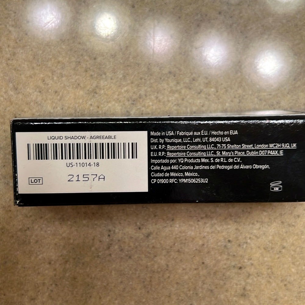 NEW Younique Moodstruck Liquid Eyeshadow Agreeable (green) - Picture 3 of 4